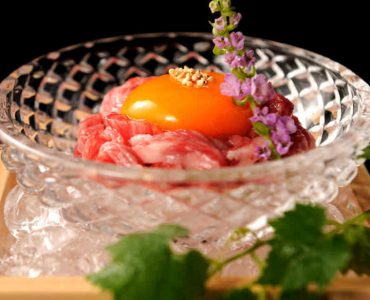 雪月花ユッケ (霜降り)　1,200円（税抜）
